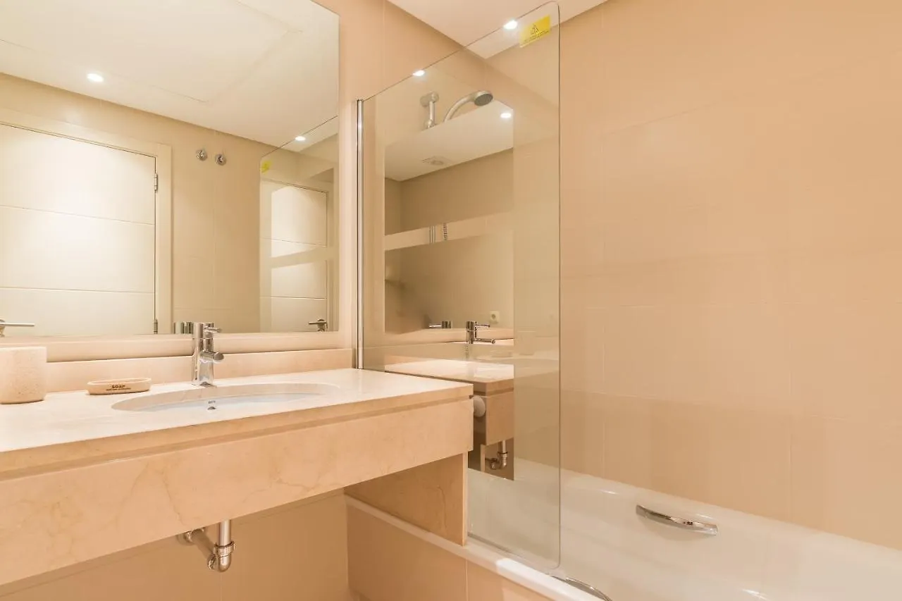 2214-Modern Apt With Private Beach Estepona 0*,  Spanyolország